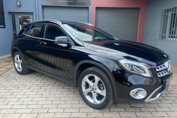 MERCEDES GLA