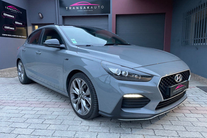 HYUNDAI i30 FASTBACK
