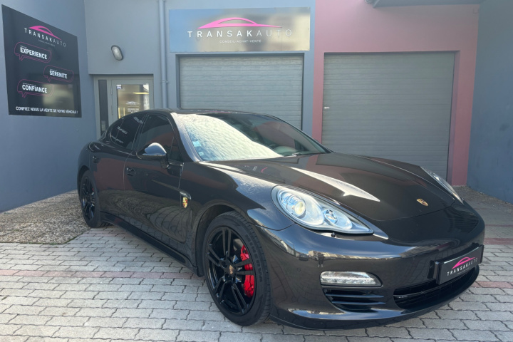 PORSCHE PANAMERA