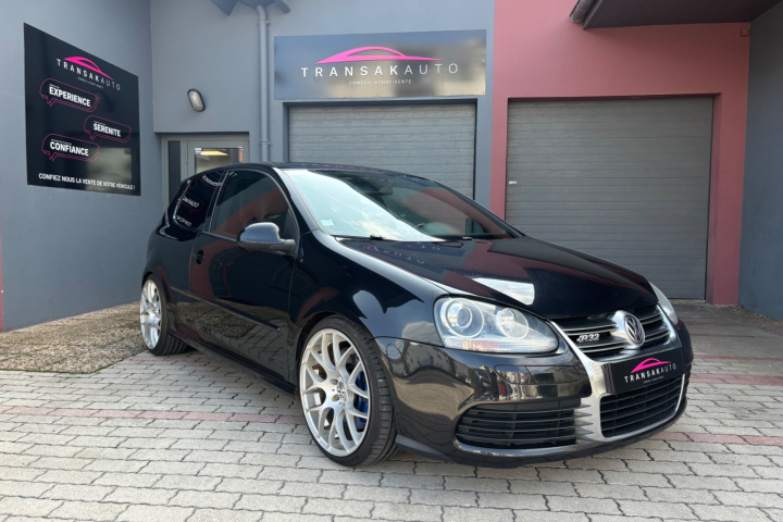 VOLKSWAGEN GOLF R32